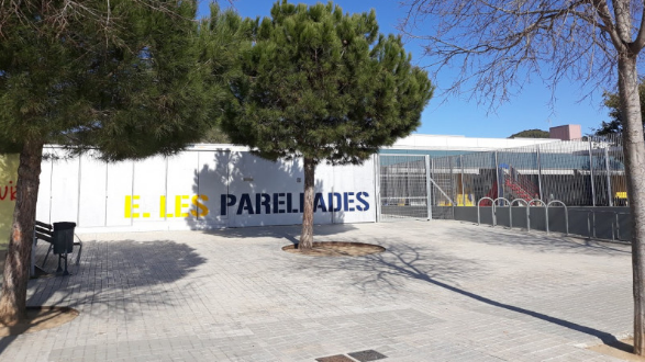 Escola Les Parellades per fora